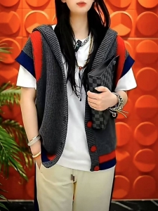 Жилет Женский хаки