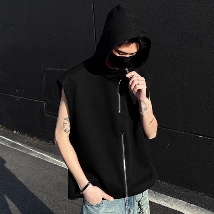 Мужской жилет с капюшоном