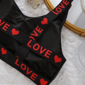 спортивные бюстгальтеры