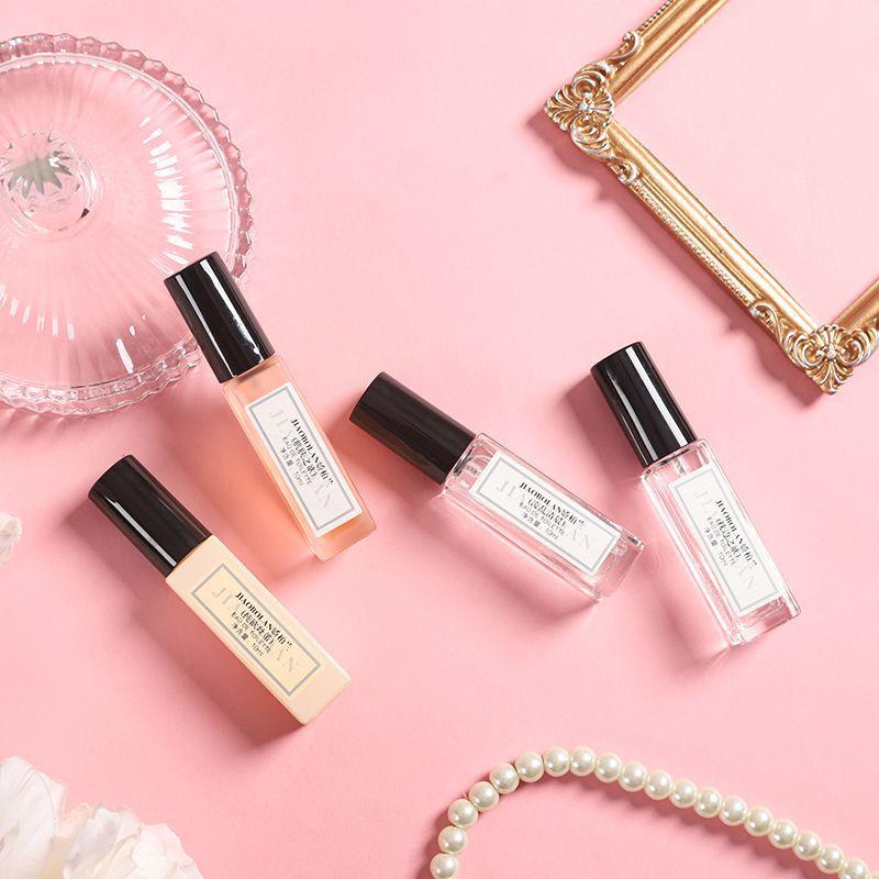 Оригинальные женские духи комплект 4шт